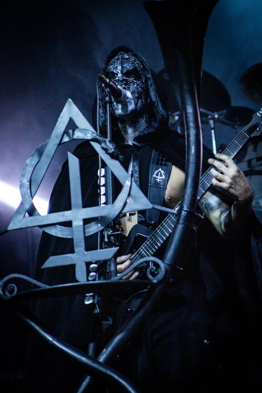 "Opvs Contra Natvram": Behemoth auf European Siege Tour. Co-Headliner: Arch Enemy. – Behemoth.
