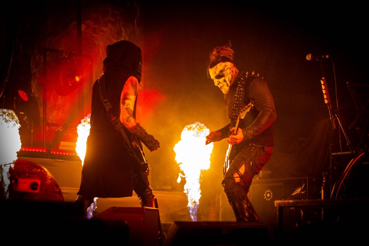"Opvs Contra Natvram": Behemoth auf European Siege Tour. Co-Headliner: Arch Enemy. – Ov Fire And The Void.