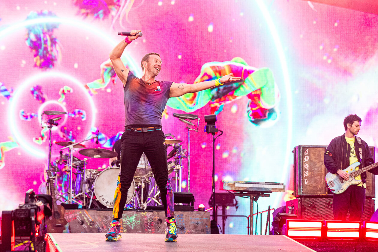 Coldplay auf Music Of The Spheres World Tour: das erste von drei Konzerten im Berliner Olympiastadion. – Coldplay in Berlin.