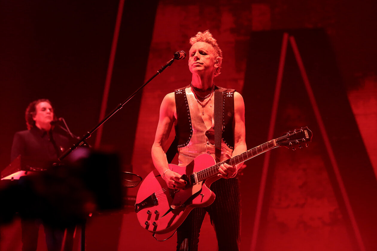Depeche Mode – Auf  "Memento Mori"-Welttour: Dave Gahan, Martin Gore und Band liefern - und Tausende rasten aus. – Martin Gore.