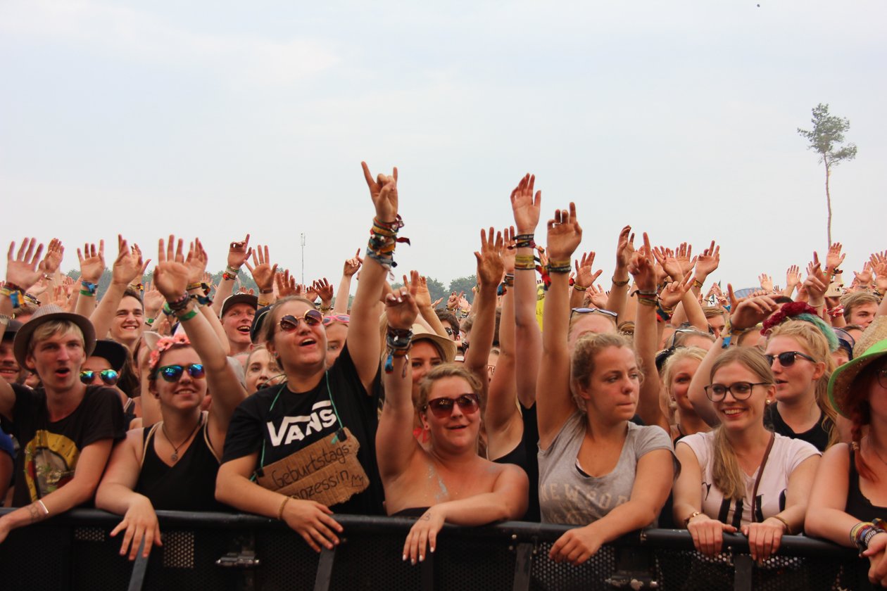 Alle Fotos zum Festival an der Nordsee. – Alle Hände hoch!
