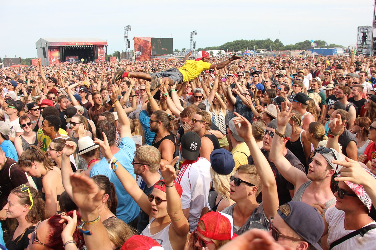 Alle Fotos zum Festival an der Nordsee. – Up in the crowd.