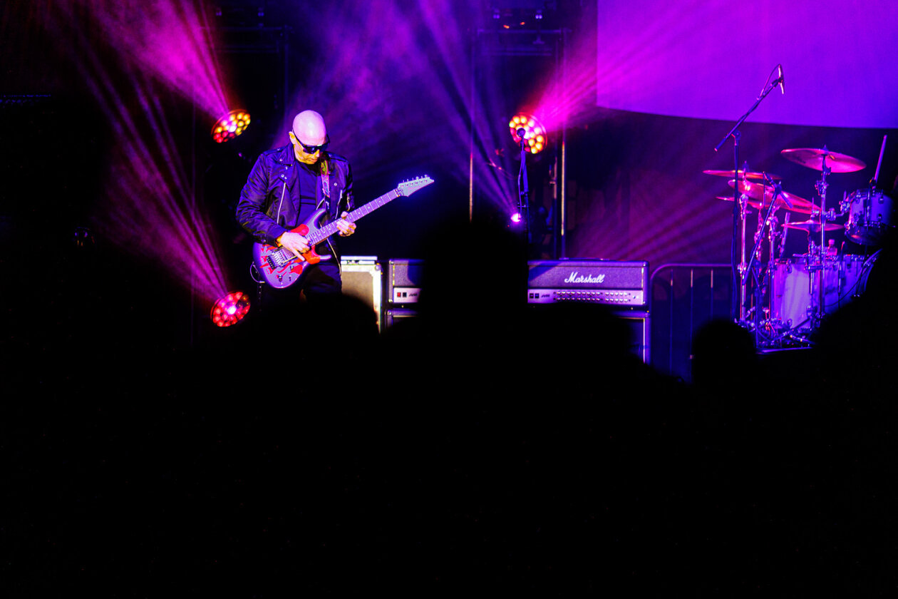 Joe Satriani – Joe Satriani.