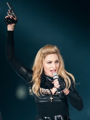 Brit Awards: Madonna stürzt, Kanye verstummt