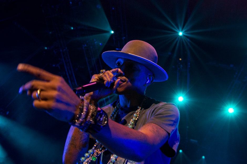 Pharrell Williams – A happy Superstar! – Show us, man!