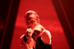 Auf  "Memento Mori"-Welttour: Dave Gahan, Martin Gore und Band liefern - und Tausende rasten aus., Hamburg, Barclays Arena 2024 | © laut.de (Fotograf: Björn Buddenbohm)