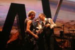 Auf  "Memento Mori"-Welttour: Dave Gahan, Martin Gore und Band liefern - und Tausende rasten aus., Hamburg, Barclays Arena 2024 | © laut.de (Fotograf: Björn Buddenbohm)