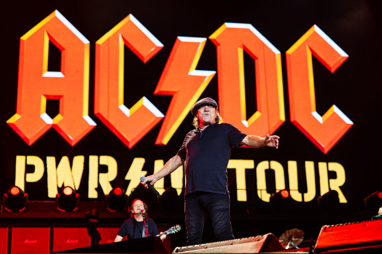 AC/DC – Der Auftaktgig zur ersten Tour seit acht Jahren: Angus Young und Co. auf Schalke. – ... Rock'n'Roll.