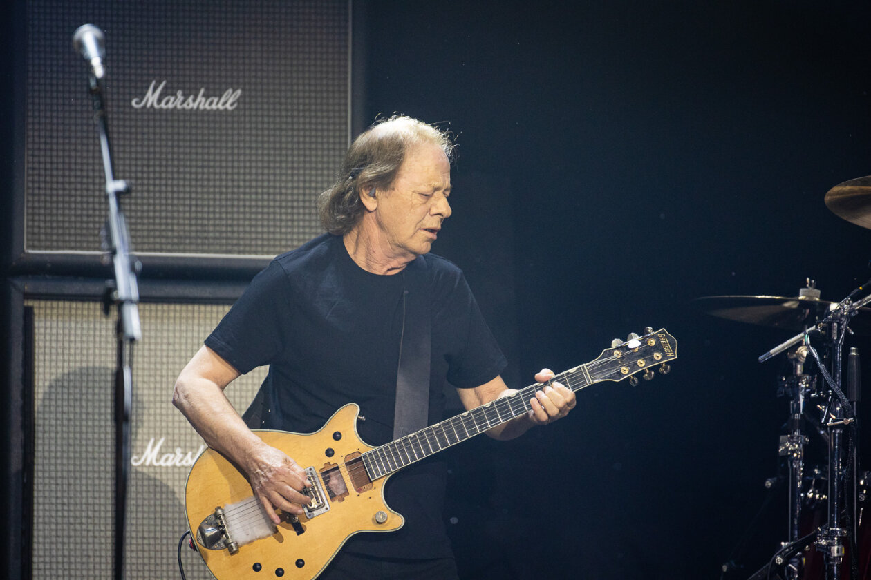 AC/DC – Stevie Young.