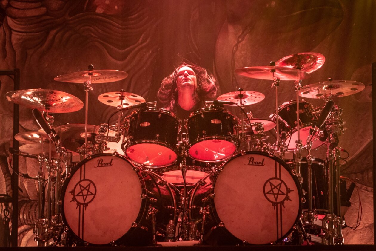 Arch Enemy – Daniel Erlandsson am Schlagzeug.