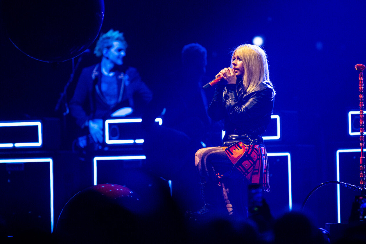 Avril Lavigne – Avril Lavigne.