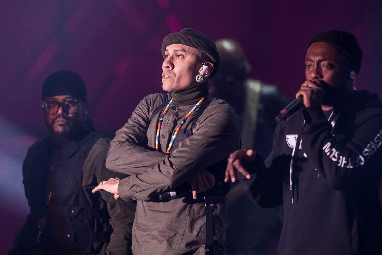 Die Phase nach dem Abgang Fergies hat begonnen: das Trio live mit dem neuen Album "Masters Of The Sun Vol. 1" in der Koelnmesse. – Black Eyed Peas.