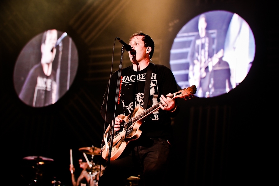 Blink 182 – Travis Barker und Kollegen treten endlich wieder aufs Gas! – Tom DeLonge.