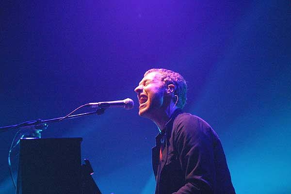 Coldplay – Chris Martins Glanzauftritt in Düsseldorf, April 2003. – 