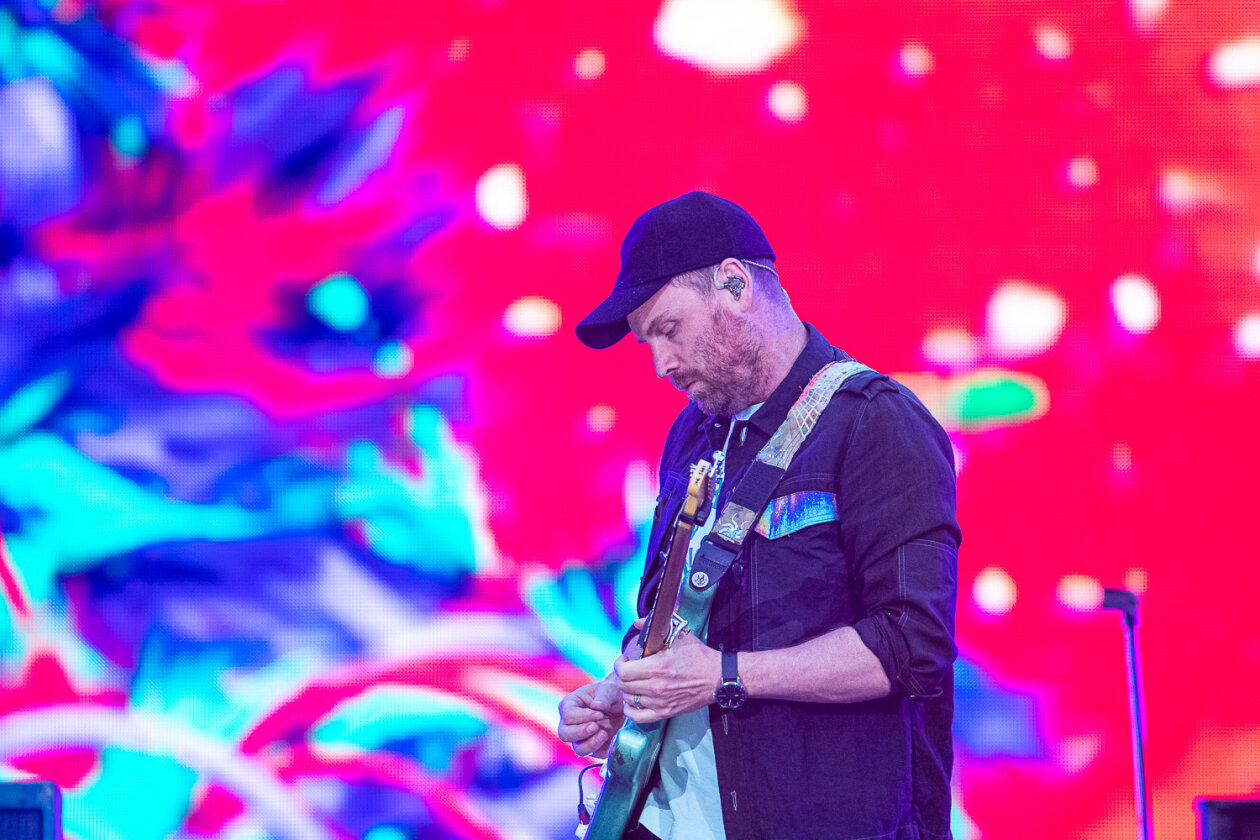 Coldplay auf Music Of The Spheres World Tour: das erste von drei Konzerten im Berliner Olympiastadion. – Jonny.