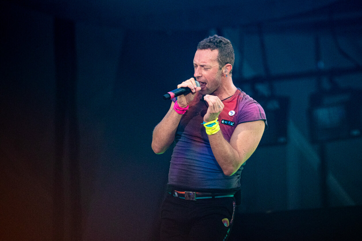 Coldplay auf Music Of The Spheres World Tour: das erste von drei Konzerten im Berliner Olympiastadion. – Sing it!