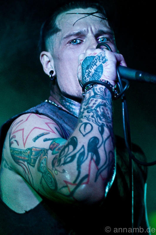 Combichrist – Andy LaPlegua und Co. in der Rockfabrik. – ... schmückend Beiwerk.