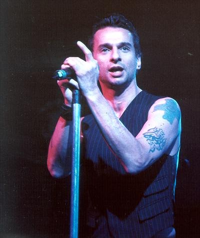 Dave Gahan – Der Depeche-Sänger vor und hinter den Kulissen, Frankfurt 2003. – gained a little more power