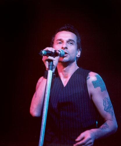 Dave Gahan – Der Depeche-Sänger vor und hinter den Kulissen, Frankfurt 2003. – The grabbing hands
