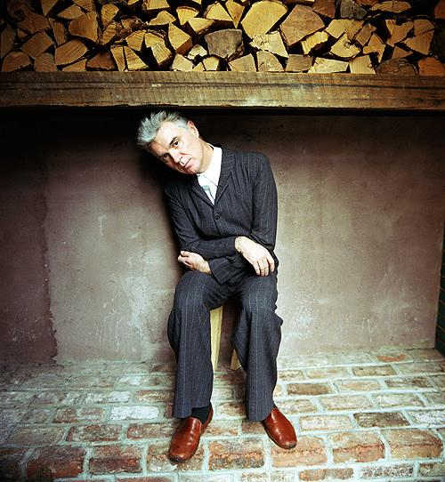 David Byrne – Neue Pressebilder von Warner – Unter Druck?