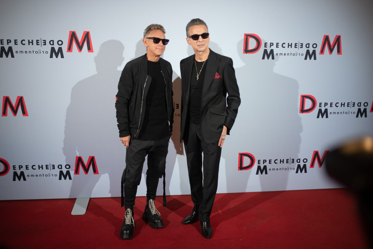 Depeche Mode – Die verbliebenen DM-Köpfe in der Hauptstadt: Martin Gore und Dave Gahan. – Gore und Gahan bei der Pressekonferenz im Berliner Ensemble.