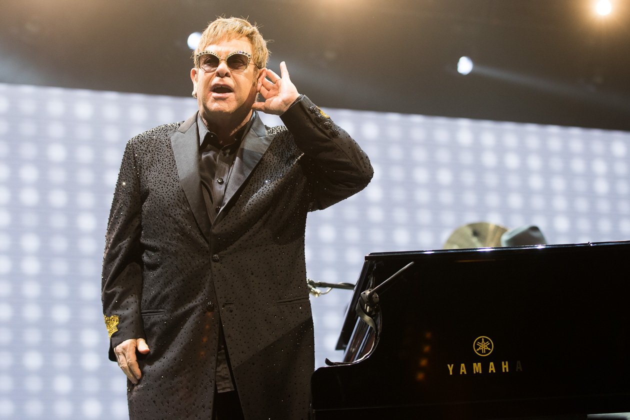 Elton John – Louder!