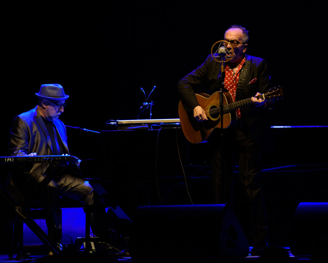 Elvis Costello – Mit Langzeitkollaborateur und Pianist Steve Nieve auf Tour. – Steve und Elvis.