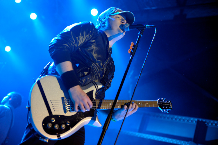 Fall Out Boy – Kreischender Jubel empfing Pete Wentz und seine Teenieband im Palladium. – und zwei Cover: