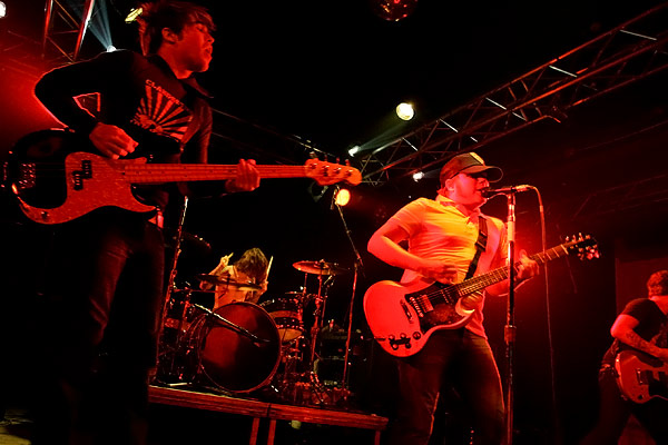 Im Februar 2006 spielen Fall Out Boy in der Kantine Köln. – 