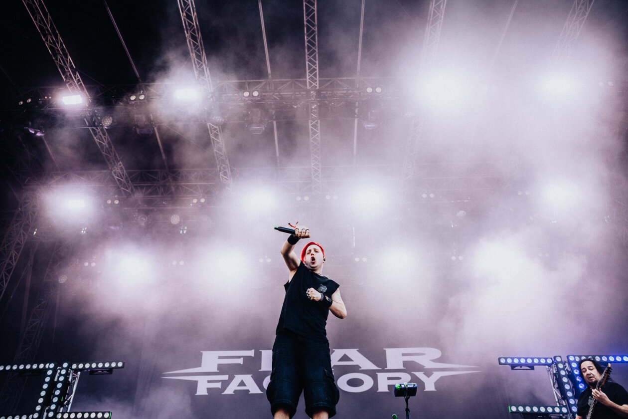 Die Metal-Industrial-Legenden um Gitarrist Dino Cazares live am Ring. – Fear Factory.