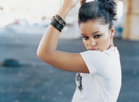 Fefe Dobson – Die junge Kanadierin beherrscht das Spiel mit der Kamera. – 