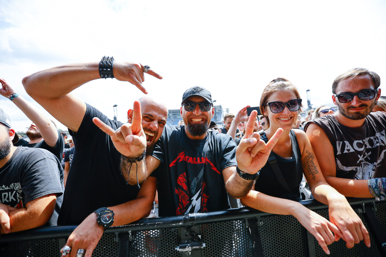 Metallica, Sabaton, Five Finger Death Punch u.a. bei der Premiere der deutschen Dependance des britischen Festivalklassikers. – Auf welche Band er sich wohl freut?
