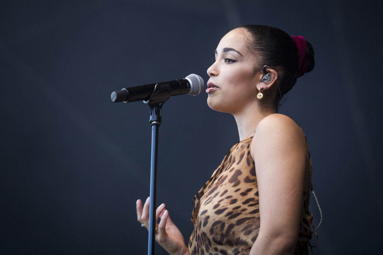 Casper, SXTN, Kraftwerk, Liam Gallagher, K.I.Z., David Guetta, The Weeknd etc. live im Berliner Olympiapark. – Lieferte basslastigen Soul-Pop: Jorja Smith.