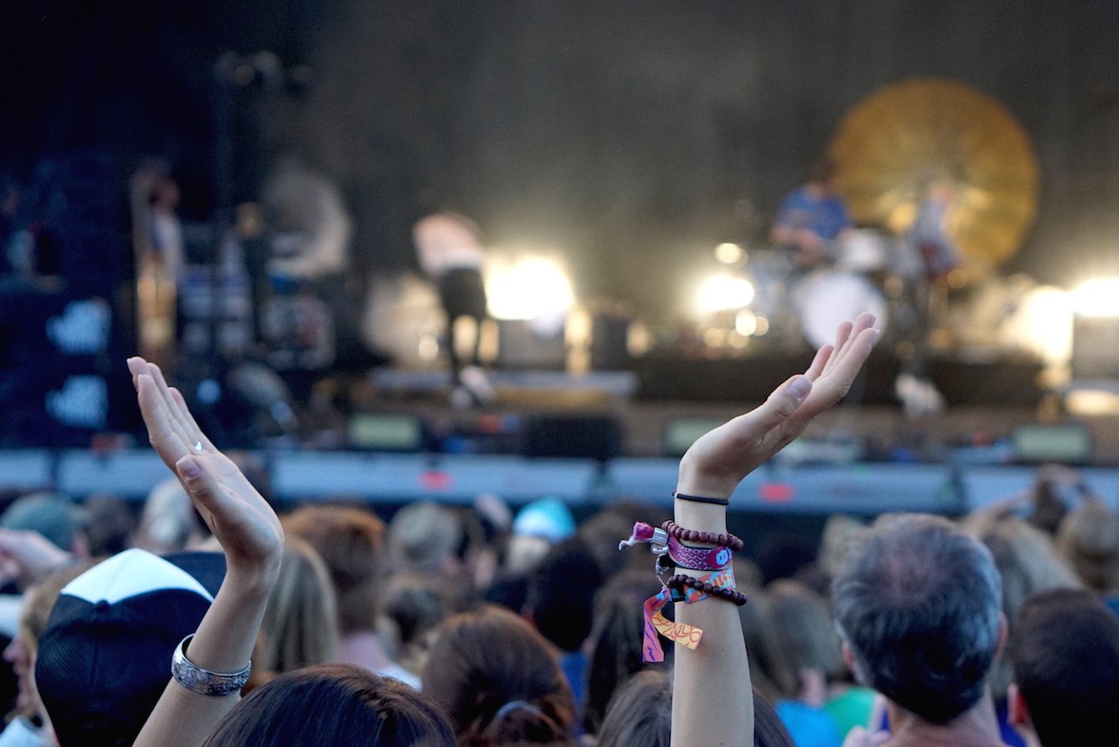 Die Fotos vom Festival auf der Galopprennbahn. – Die Wiener sind der vorletzte Act auf der Main Stage. 