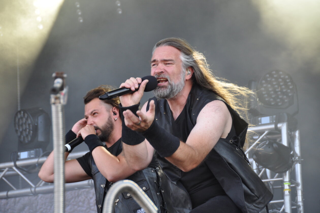 Düster, düster, am düstersten: Mayhem, Cannibal Corpse, Dismember, Alcest, Dark Funeral u.a. beim Extreme Metal-Festival in Thüringen. – Heidevolk.