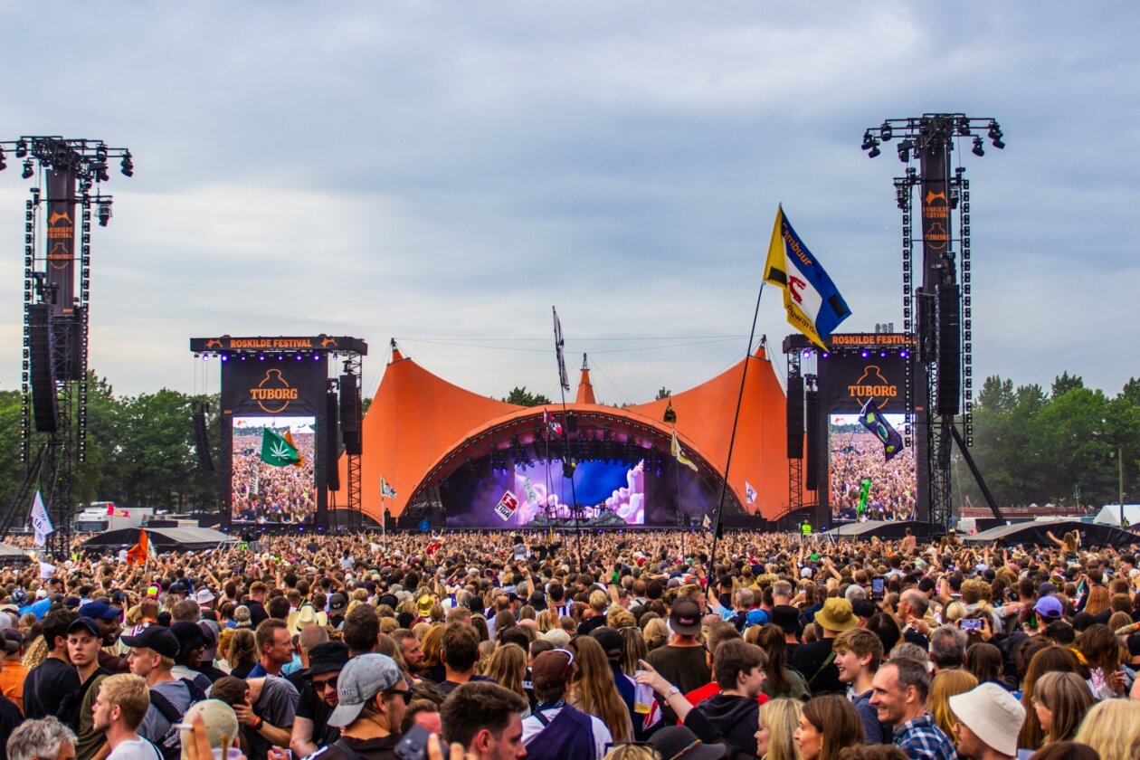 Star-Schaulaufen in Dänemark: Kendrick Lamar, Queens Of The Stone Age, Busta Rhymes, Lil Nas X u.v.a. – Die Orange Stage bei Tove Lo.