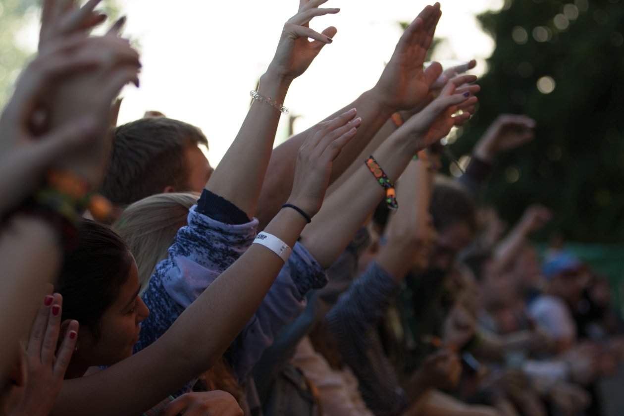 Rot-Gelb-Grün auf der kleinen Insel im Fühlinger See: Raps und Riddims! – ... gings beim summerjam natürlich nur selten zu.