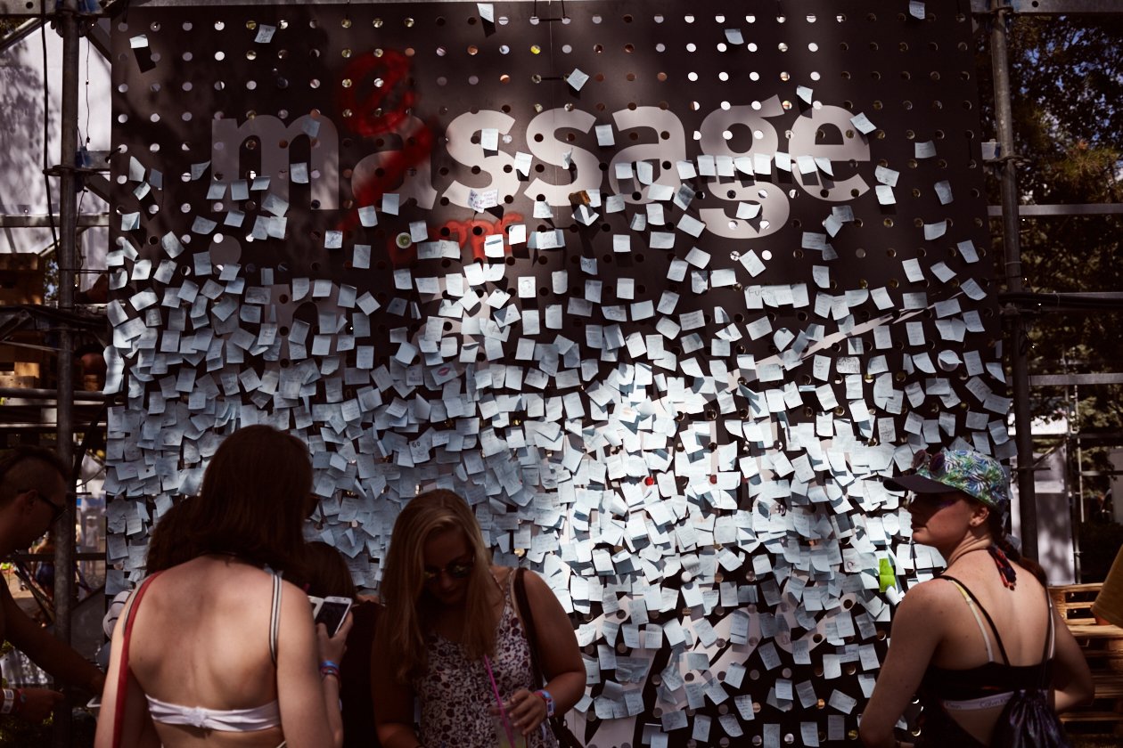 Acht Tage, über 60 Bühnen - Hunderttausende aus der ganzen Welt feiern auf der Budapester Donauinsel. – Ein spezielles Messageboard gibts auch.