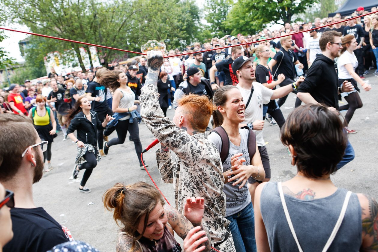 Metalcore, Punk etc. - ein Tag Nackenschmerzen in Münster. – Frank Carter.