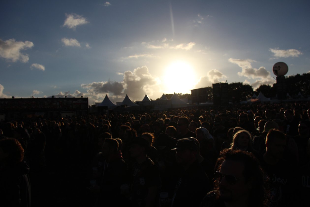 Die 27. Auflage des Metal-Monsters in dem kleinen Dorf Wacken in Schleswig-Holstein. – Endlich zeigt sich mal die Sonne.