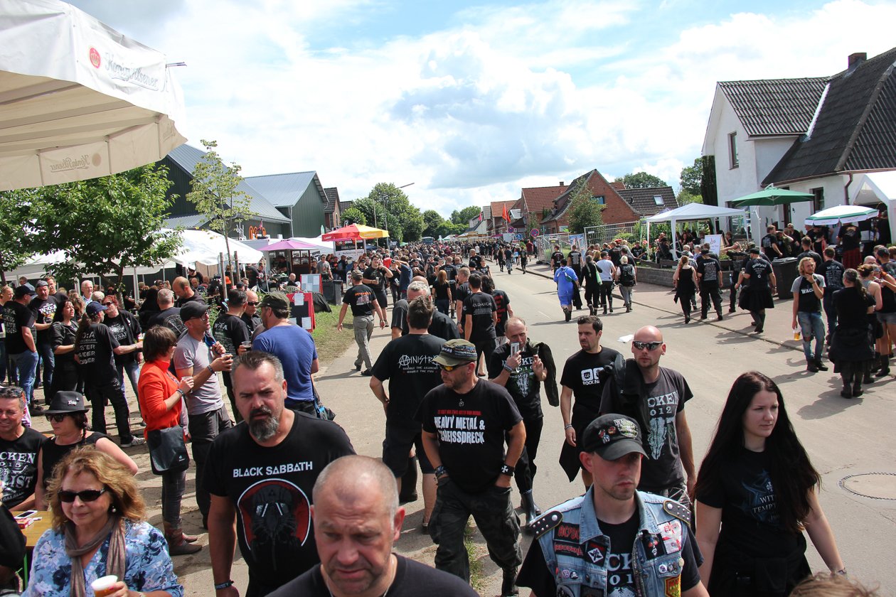 Die 27. Auflage des Metal-Monsters in dem kleinen Dorf Wacken in Schleswig-Holstein. – Endlich zuhause, endlich Wacken.