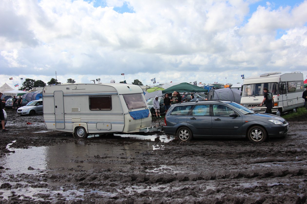 Die 27. Auflage des Metal-Monsters in dem kleinen Dorf Wacken in Schleswig-Holstein. – Das erste Verkehrschaos.