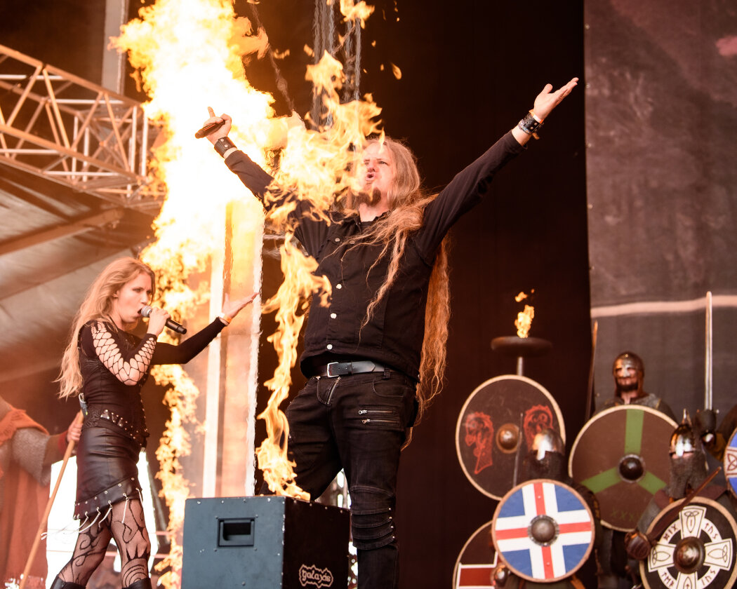 Zum Wochenende hin hat Odin ein Einsehen: Iron Maiden, Megadeth, Heaven Shall Burn, Biohazard, While She Sleeps oder Trivium drehen auf. – Leaves' Eyes (Special Viking Show)