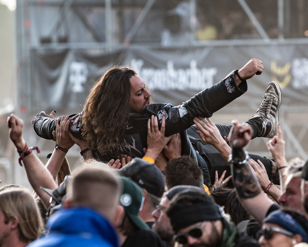 Keine Gnade auch am Wochenende: Slipknot, In Extremo, Clutch, Lacuna Coil, Behemoth live. – Crowdsurfer Nummer 18743