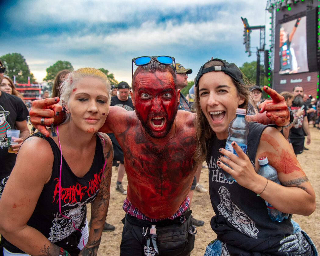 Die Spiele auf dem Holy Ground sind eröffnet: Judas Priest, GWAR u.v.a. beim Wacken Open Air. – Smile!