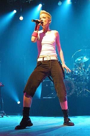 Garbage – Shirley Manson im Kölner Palladium, 10.04. 2002 – 