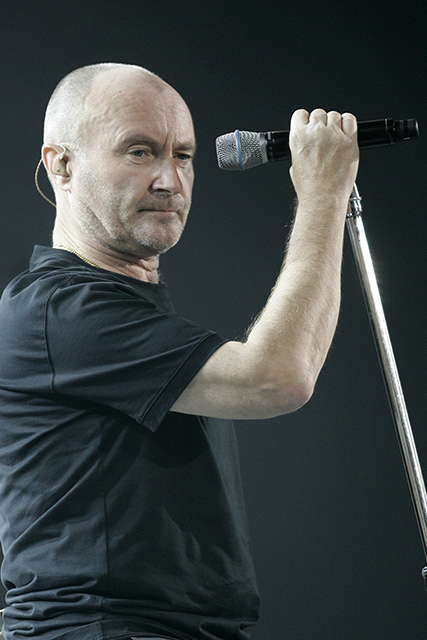 Genesis – Nach 15 Jahren wieder gemeinsam auf der Bühne: Phil, Mike und Tony in Düsseldorf. – 