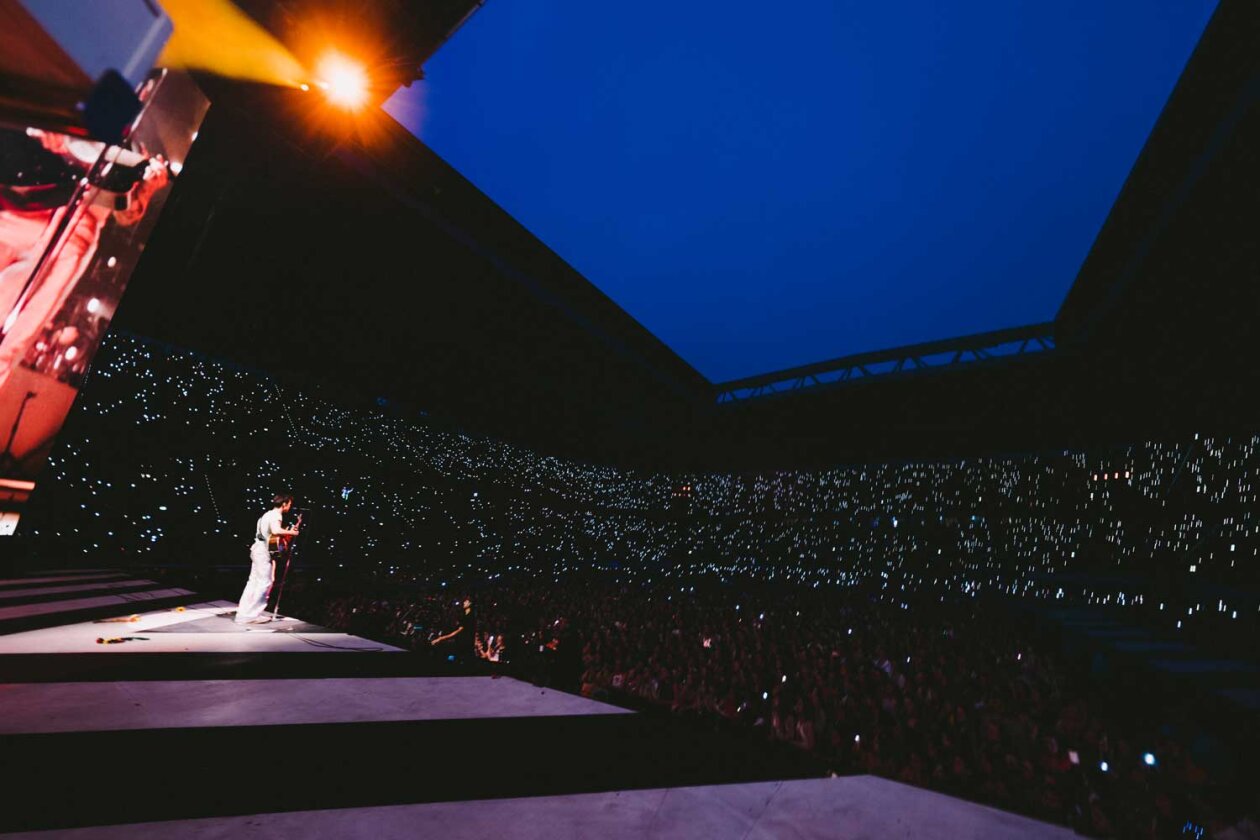 Der "As It Was"-Sänger begeistert 60.000 junge Fans. – Harry Styles.