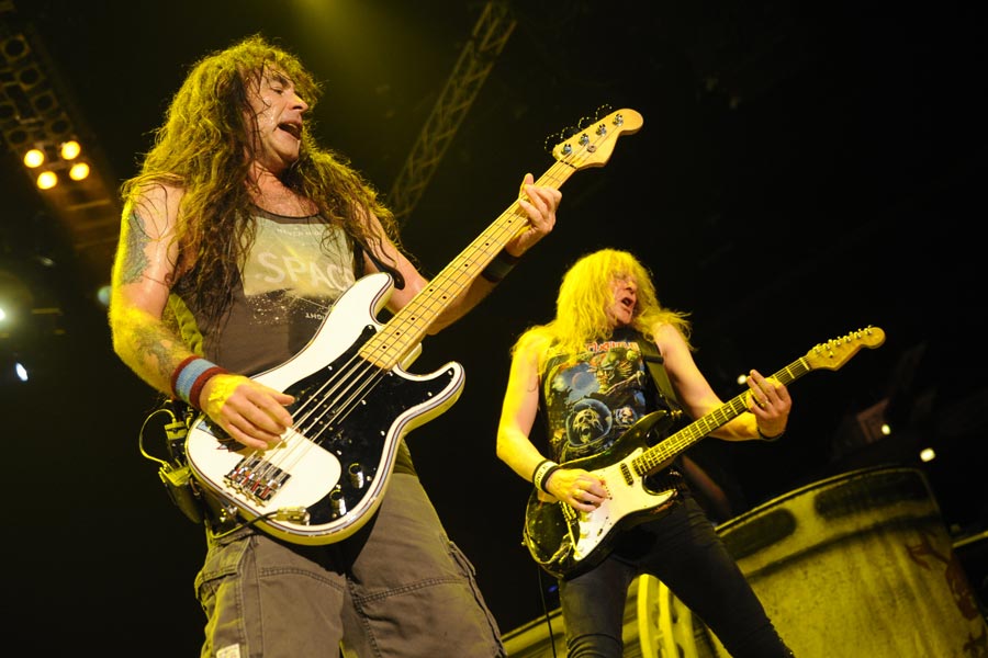 Iron Maiden – The Final Frontier - die eisernen Jungfrauen beehren den Ruhrpott. – Steve Harris und Janick Gers