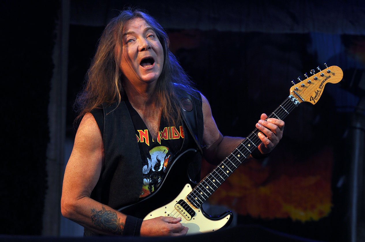 Iron Maiden – Über 30.000 Fans huldigten den Briten im Breisgau. – Dave Murray.